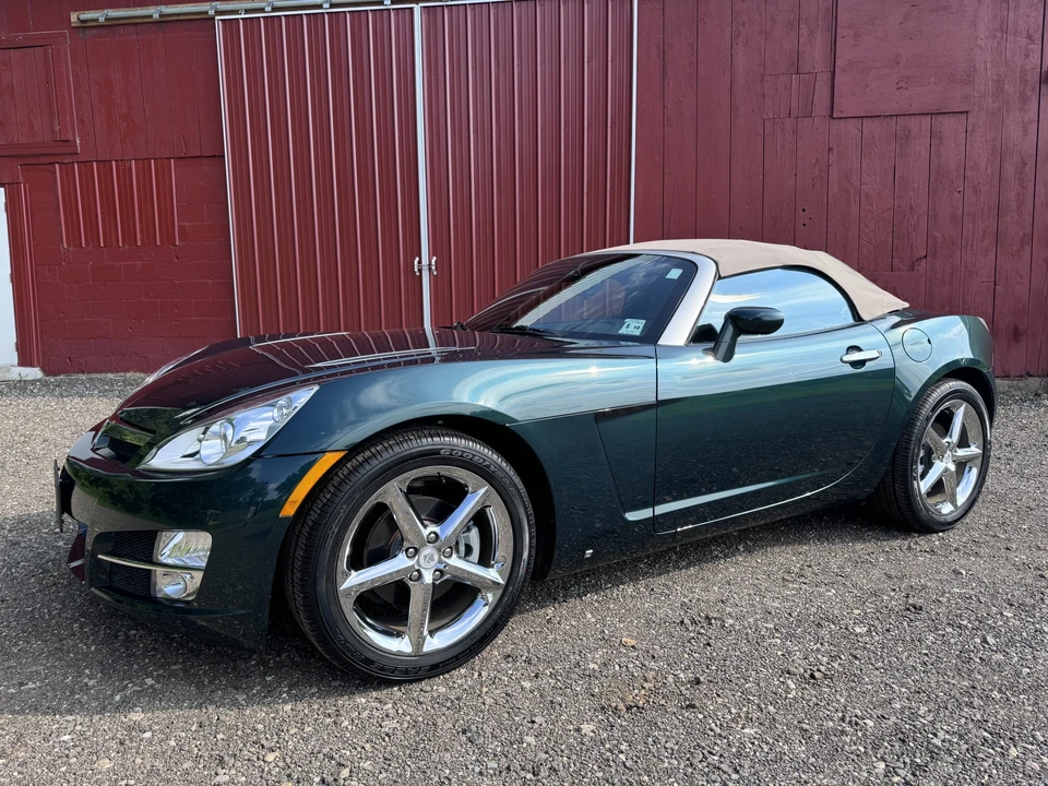 2007 Saturn Sky - Image 2 of 31