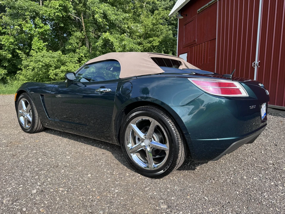 2007 Saturn Sky - Image 7 of 31