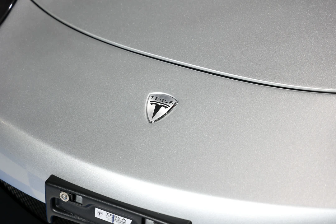 2008 Tesla Roadster - Image 12 of 31