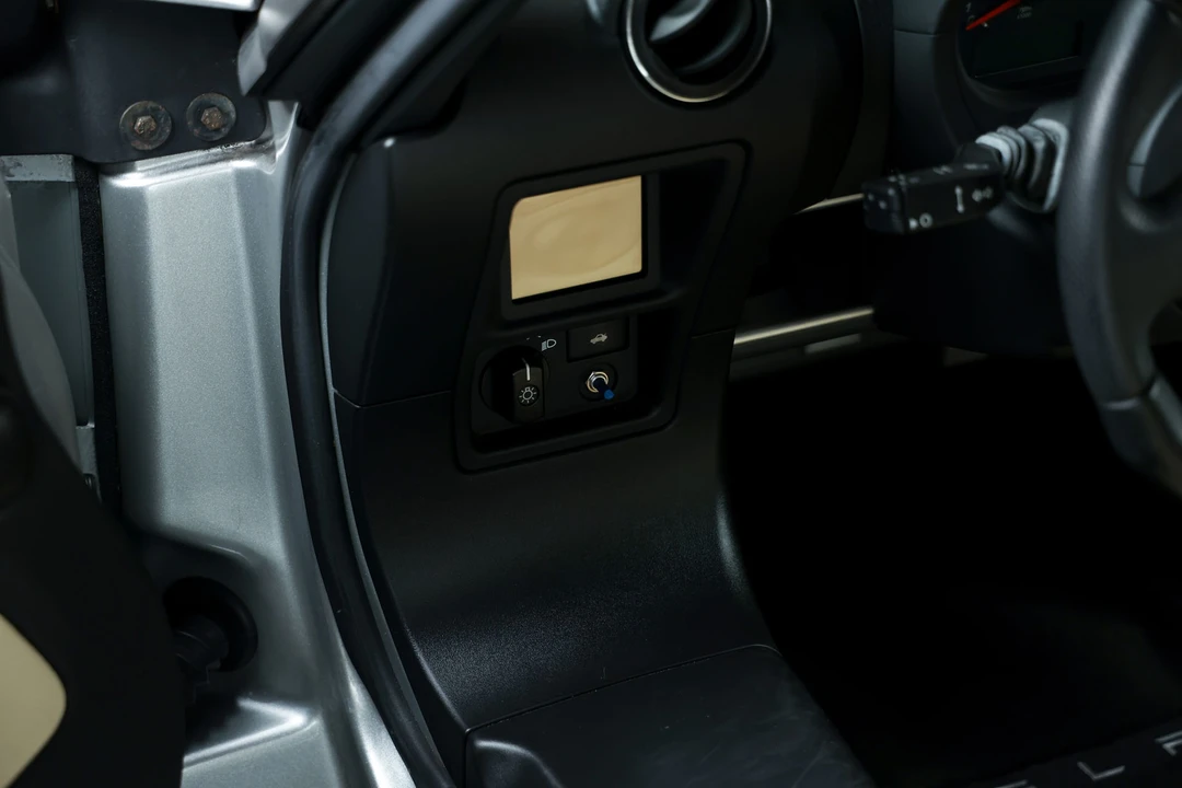 2008 Tesla Roadster - Image 27 of 31
