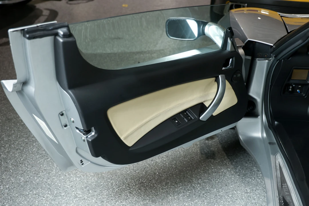 2008 Tesla Roadster - Image 28 of 31