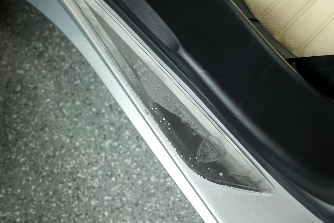 2008 Tesla Roadster - Image 29 of 31