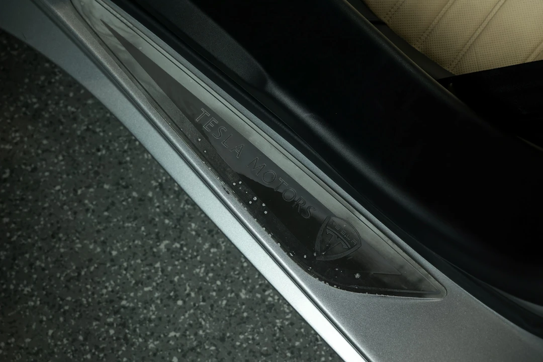 2008 Tesla Roadster - Image 30 of 31