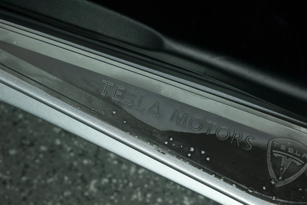 2008 Tesla Roadster - Image 31 of 31
