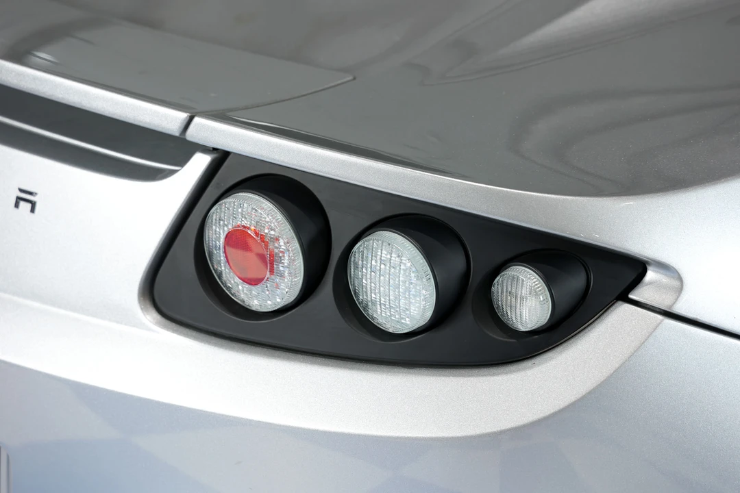 2008 Tesla Roadster - Image 7 of 31