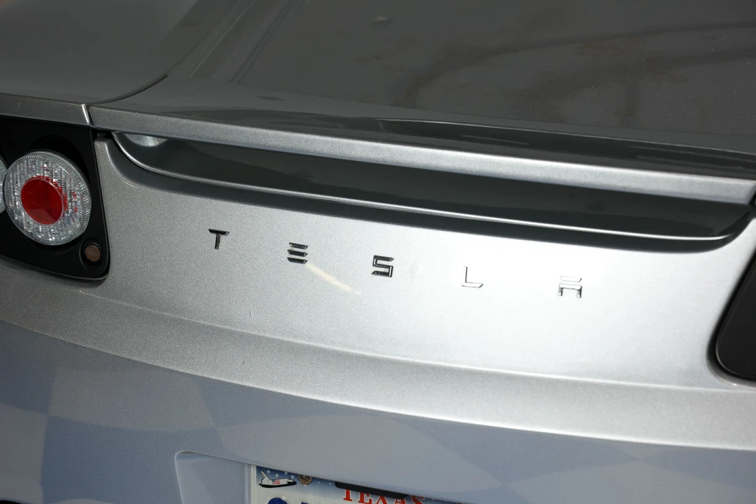 2008 Tesla Roadster - Image 8 of 31