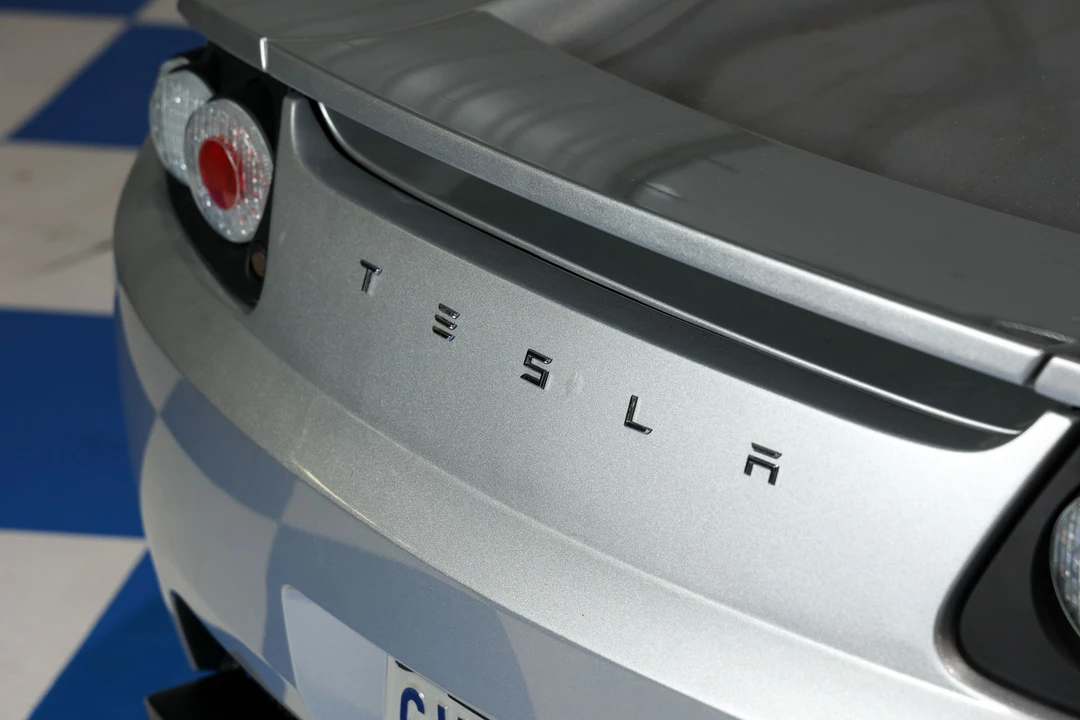 2008 Tesla Roadster - Image 9 of 31