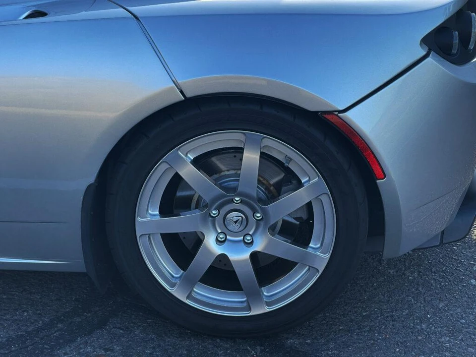 2008 Tesla Roadster - Image 24 of 31