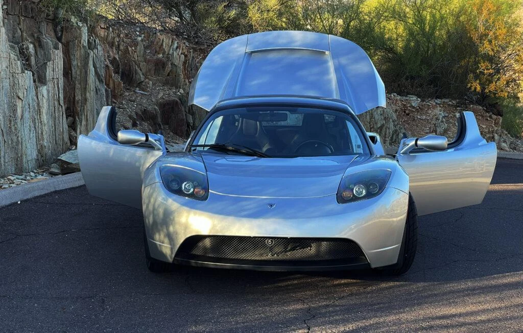 2008 Tesla Roadster - Image 11 of 31