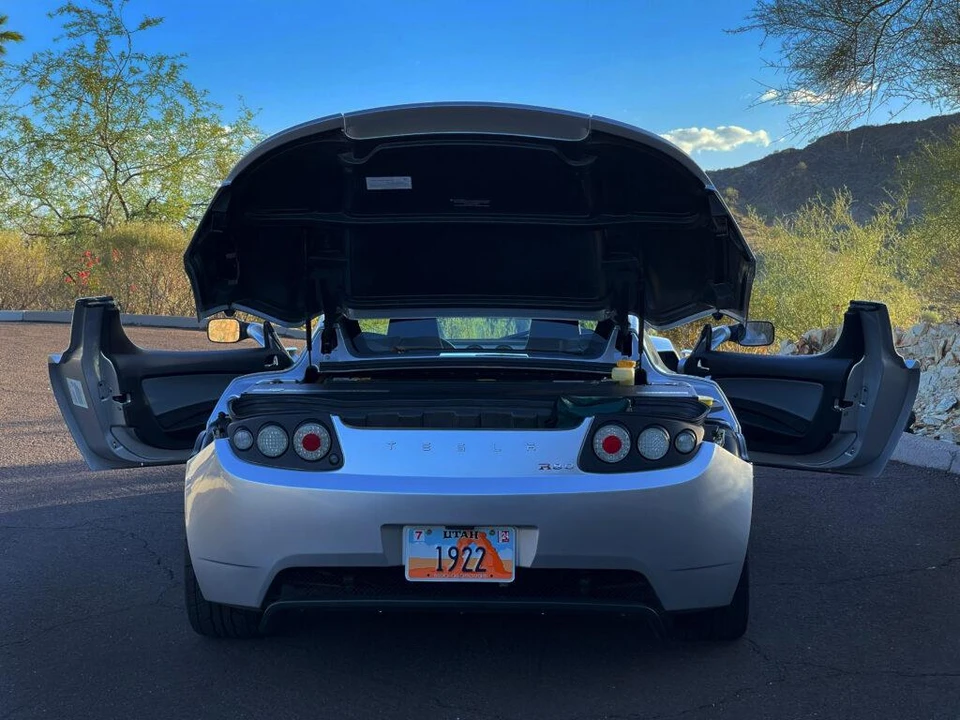 2008 Tesla Roadster - Image 18 of 31