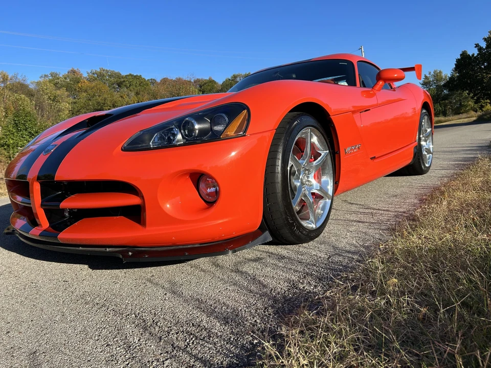 2009 Dodge Viper 4th Gen - Image 2 of 31