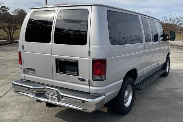 2009 Ford Econoline Van - Image 2 of 8
