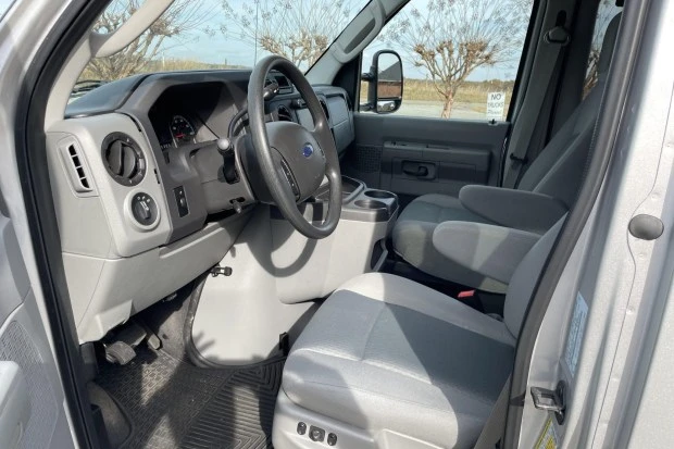 2009 Ford Econoline Van - Image 5 of 8