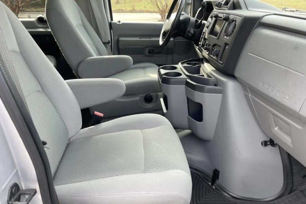 2009 Ford Econoline Van - Image 4 of 8