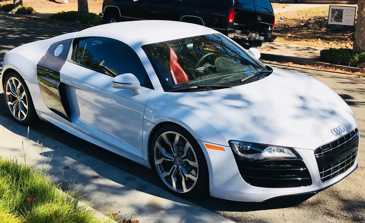 2010 Audi 42 R8 - Image 8 of 31