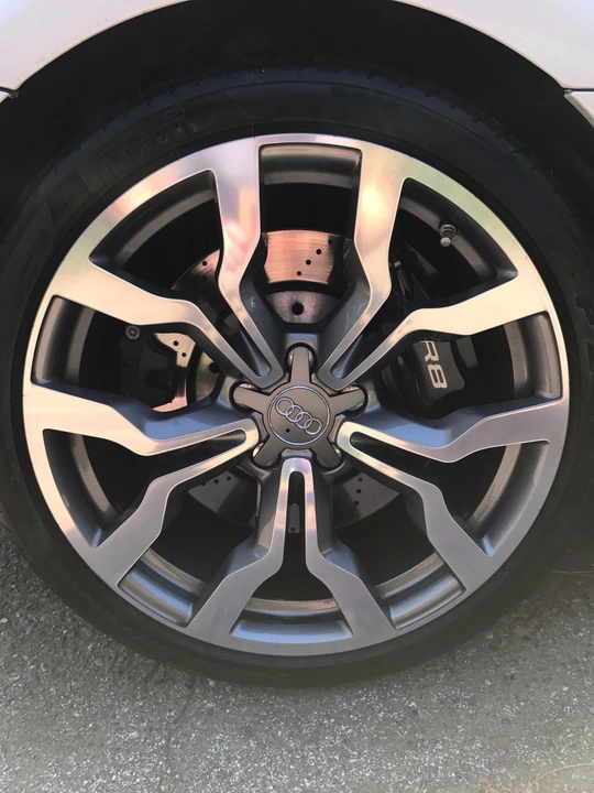 2010 Audi 42 R8 - Image 27 of 31