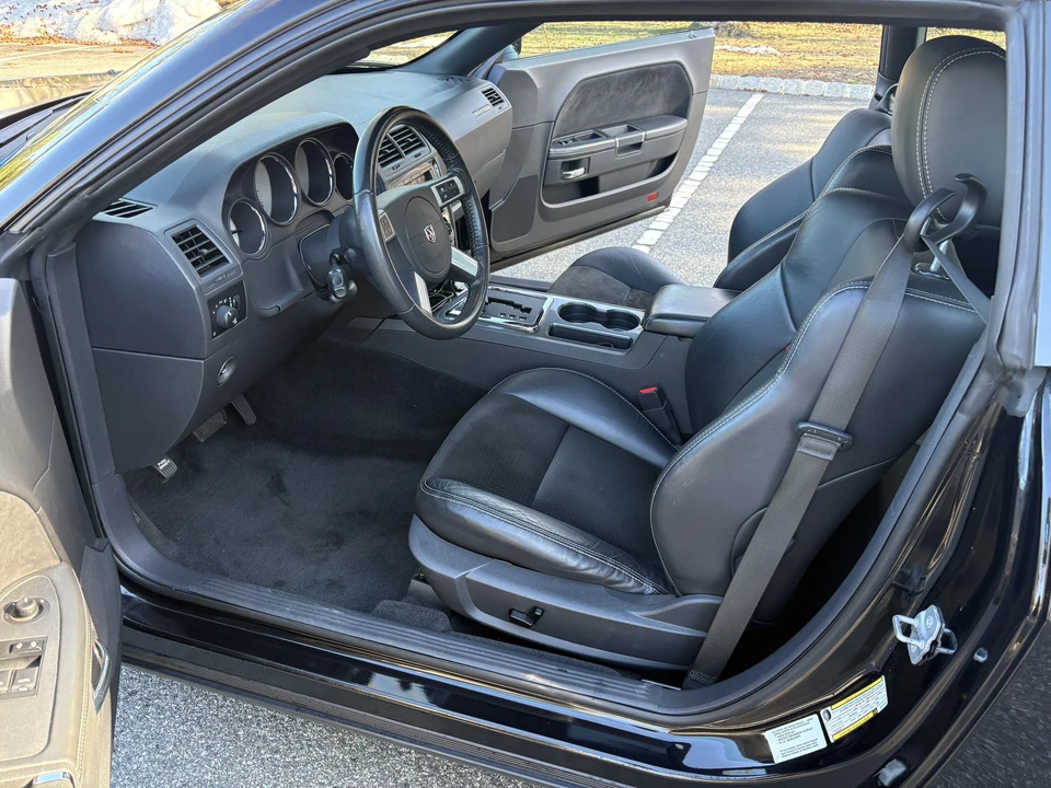 2010 Dodge Challenger SRT8 & 392 3rd Gen - Image 6 of 11