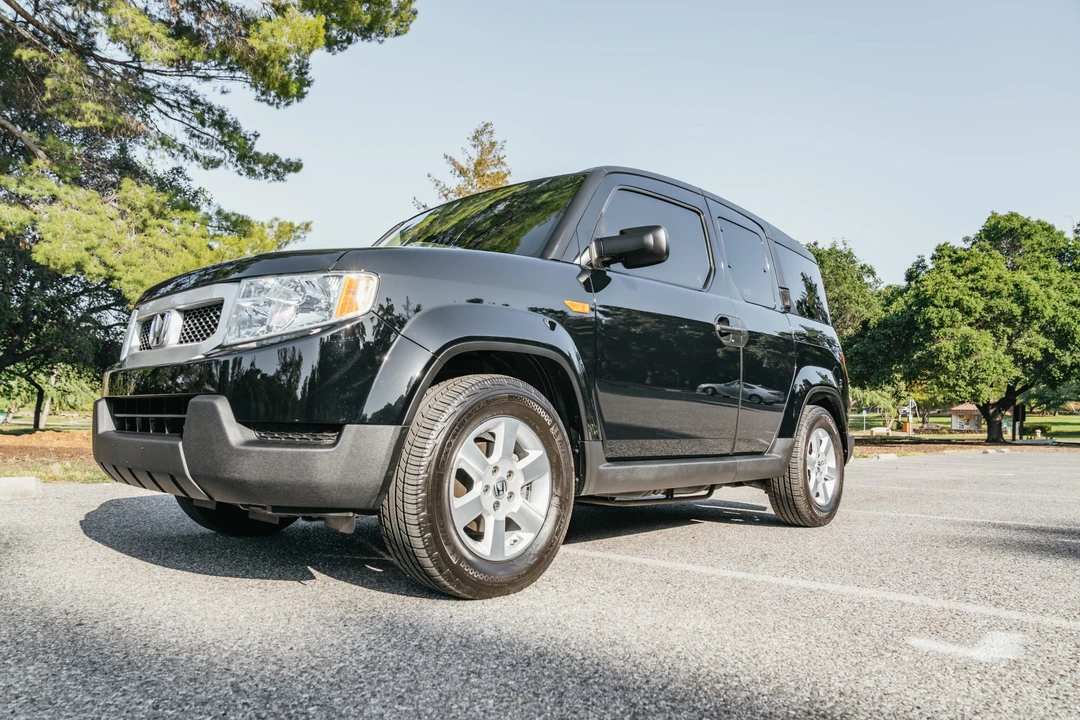 2010 Honda Element - Image 2 of 31