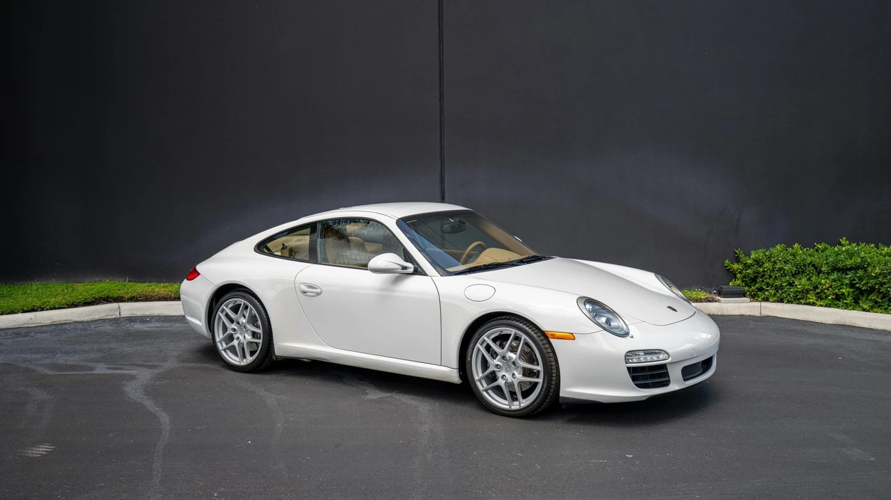 2010 Porsche 997 Carrera - Image 2 of 31