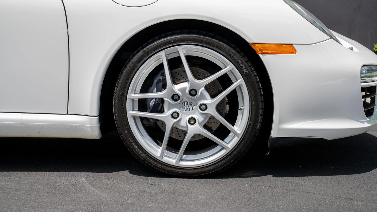 2010 Porsche 997 Carrera - Image 18 of 31