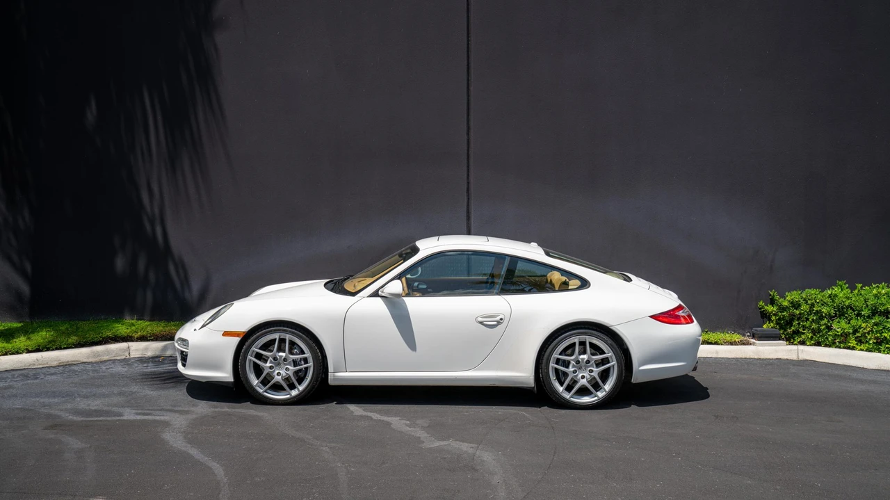 2010 Porsche 997 Carrera - Image 7 of 31