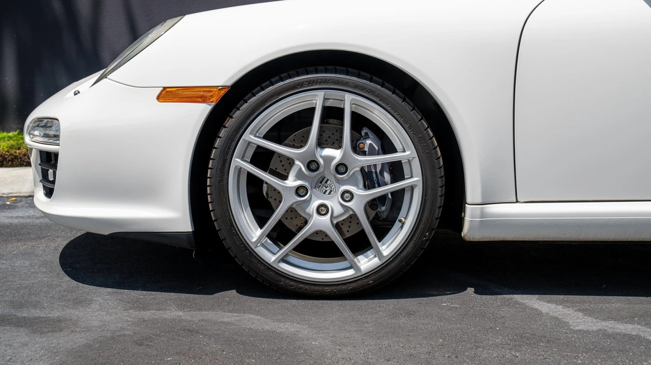 2010 Porsche 997 Carrera - Image 19 of 31