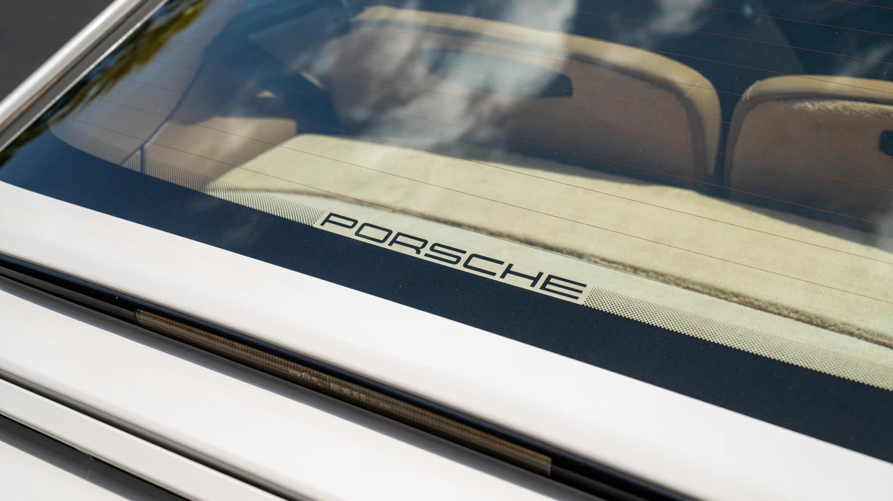 2010 Porsche 997 Carrera - Image 16 of 31