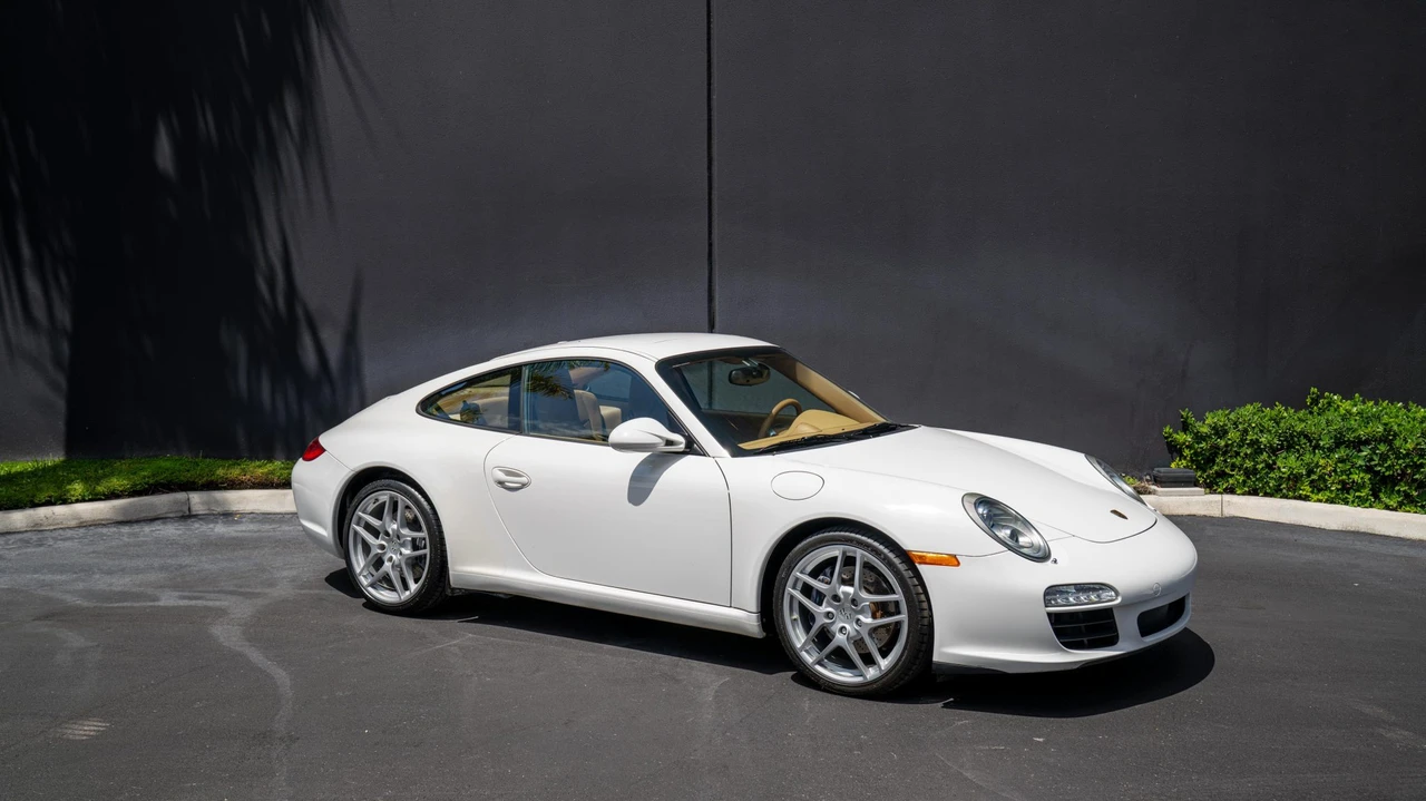 2010 Porsche 997 Carrera - Image 10 of 31
