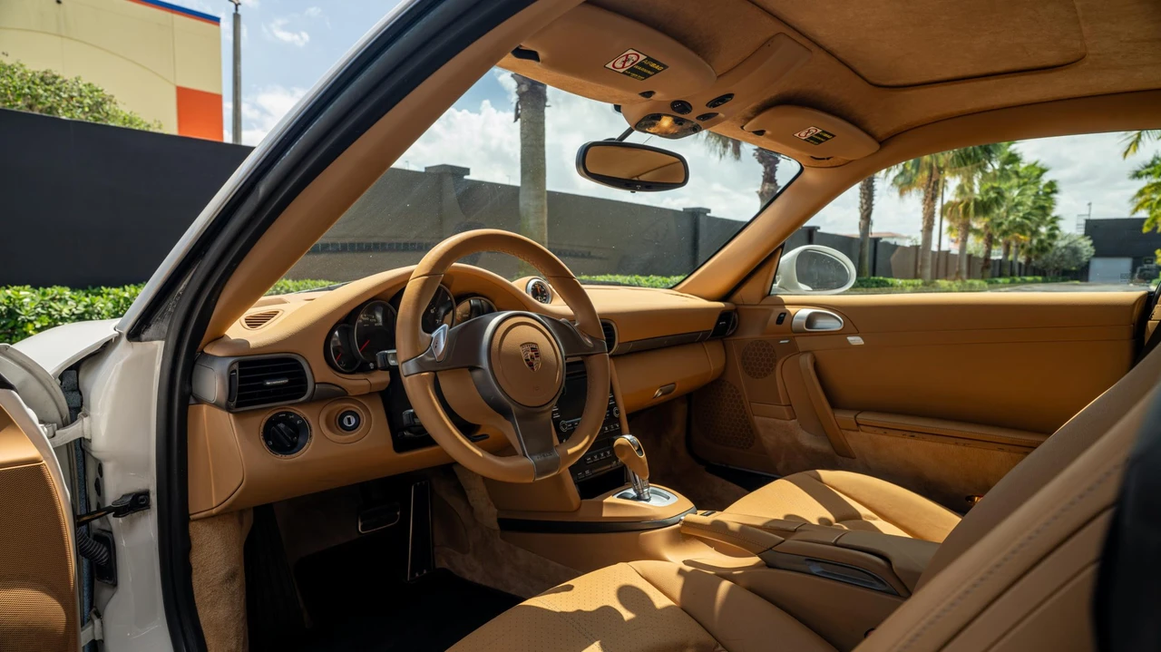 2010 Porsche 997 Carrera - Image 21 of 31