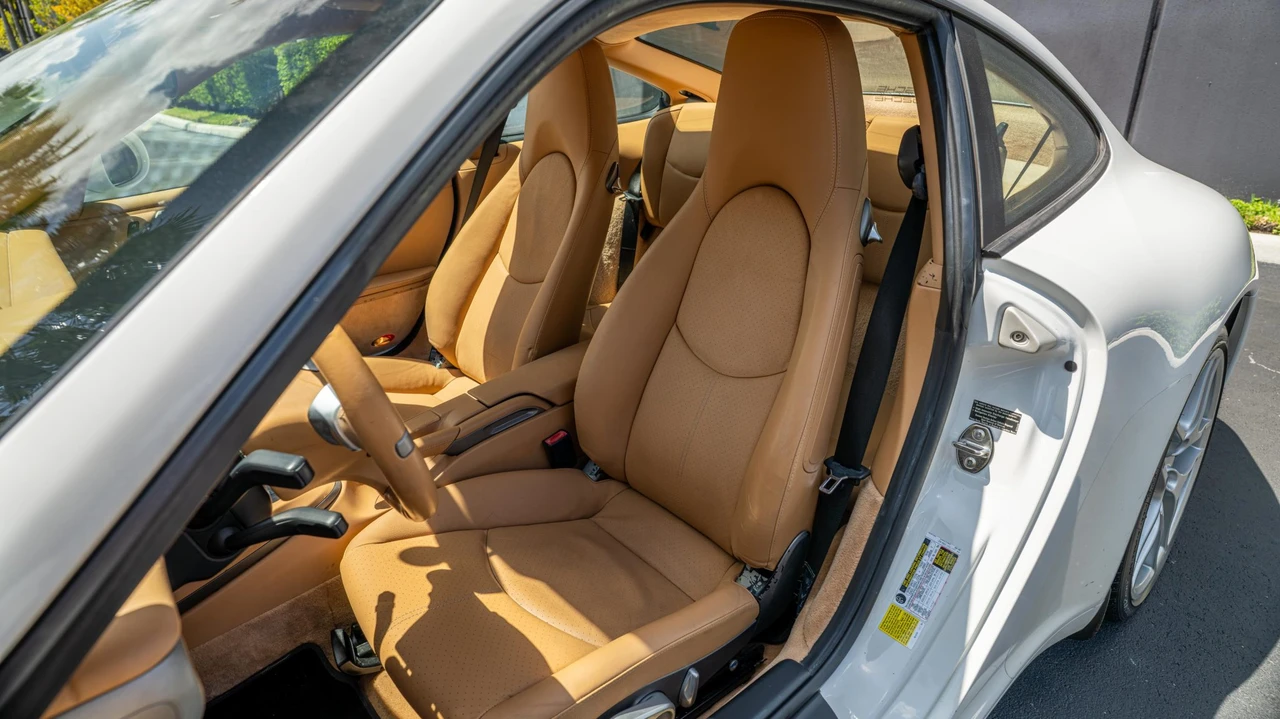 2010 Porsche 997 Carrera - Image 23 of 31