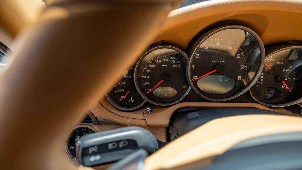 2010 Porsche 997 Carrera - Image 28 of 31