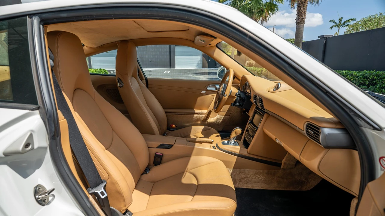 2010 Porsche 997 Carrera - Image 25 of 31