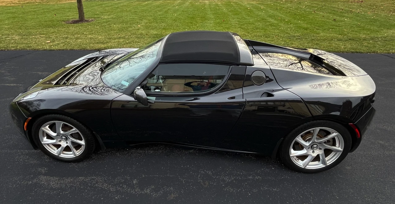 2010 Tesla Roadster - Image 10 of 31
