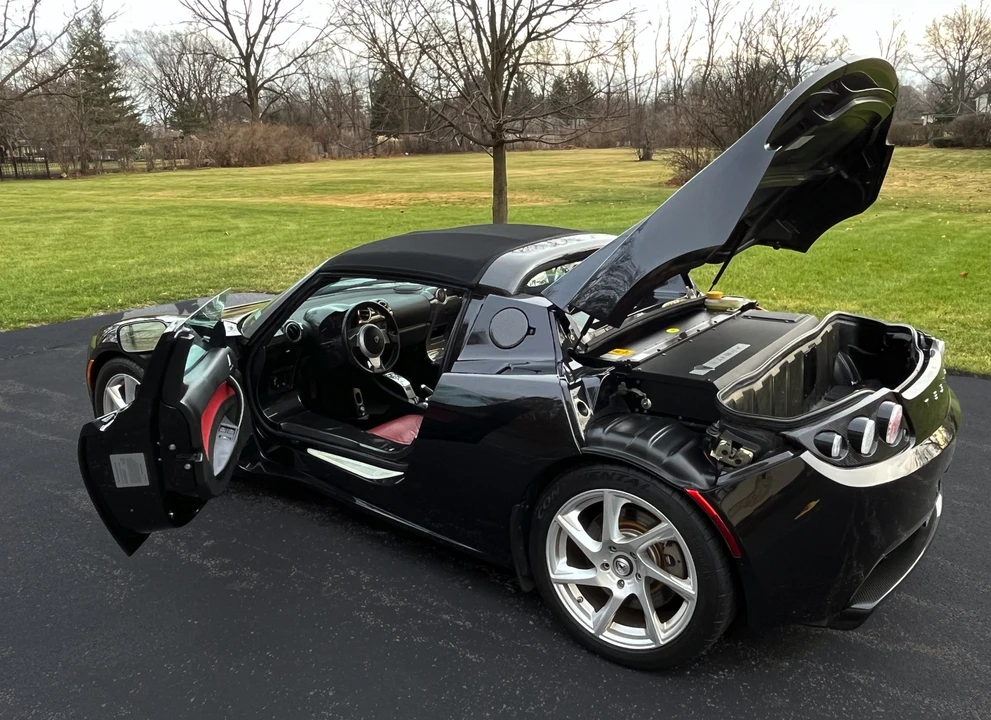 2010 Tesla Roadster - Image 11 of 31