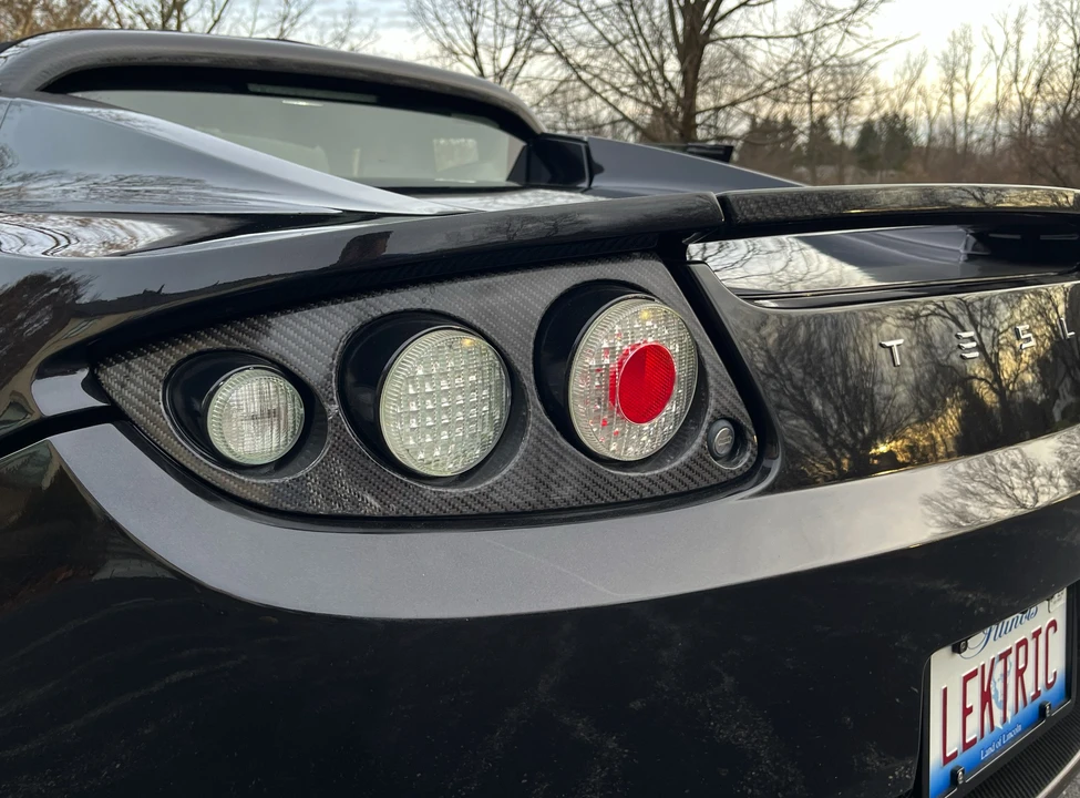 2010 Tesla Roadster - Image 17 of 31