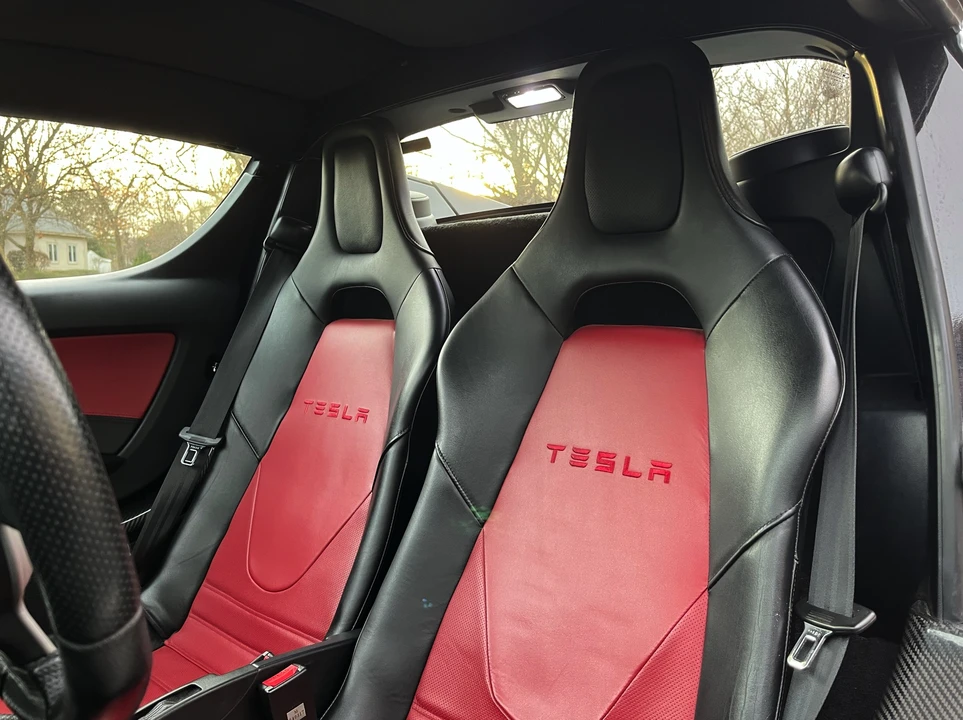 2010 Tesla Roadster - Image 27 of 31
