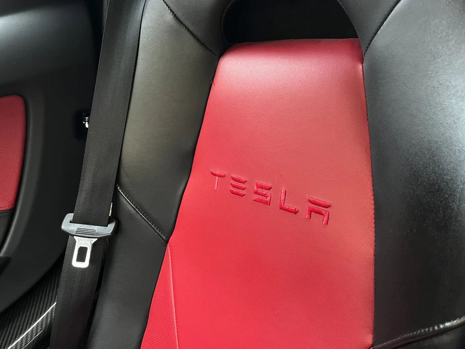 2010 Tesla Roadster - Image 28 of 31