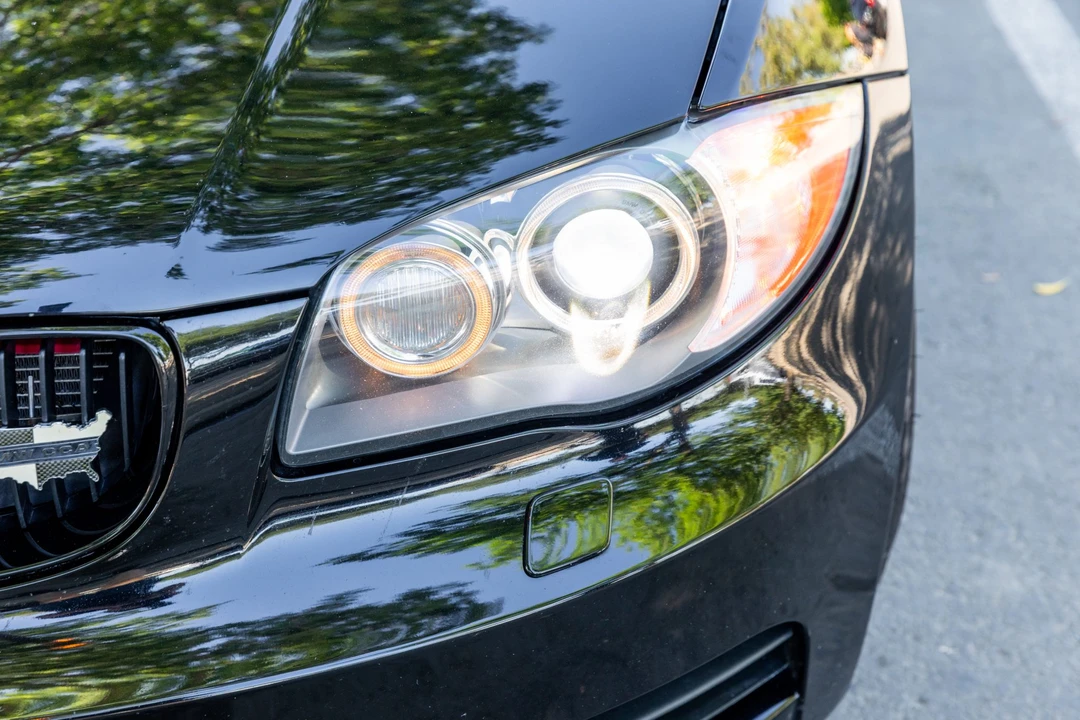 2011 BMW E82 135i & 135is - Image 16 of 31