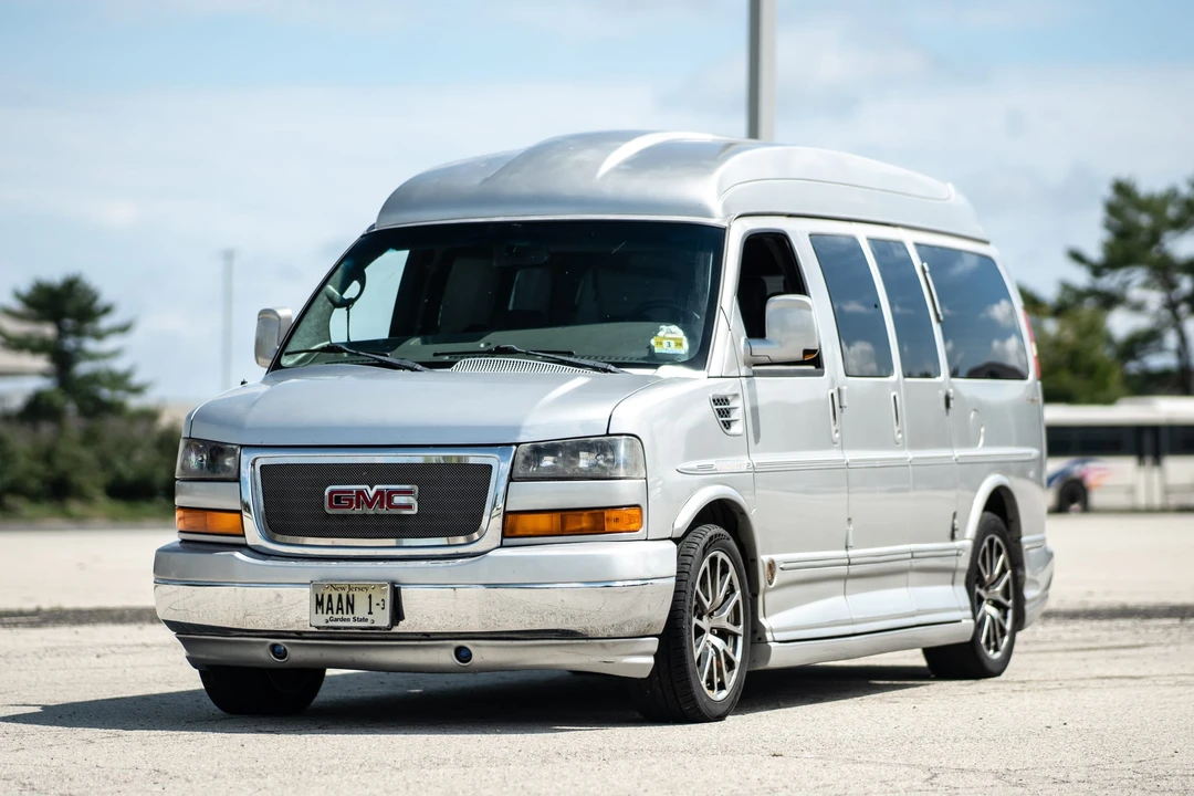 2011 GMC Savana - Image 5 of 31