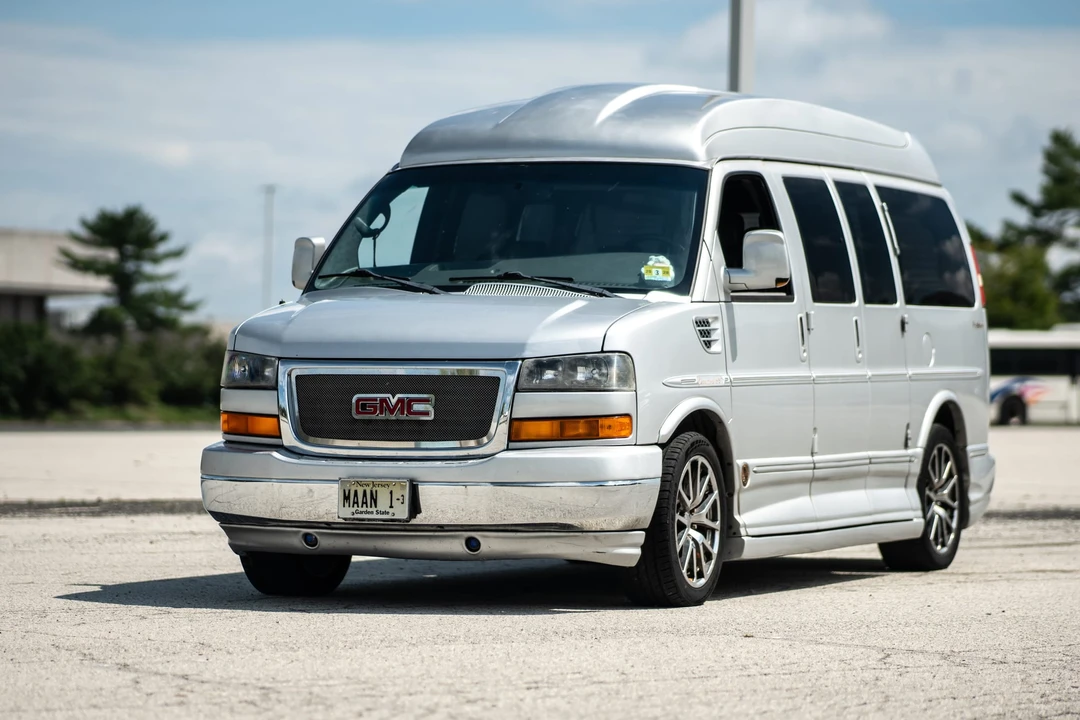 2011 GMC Savana - Image 6 of 31