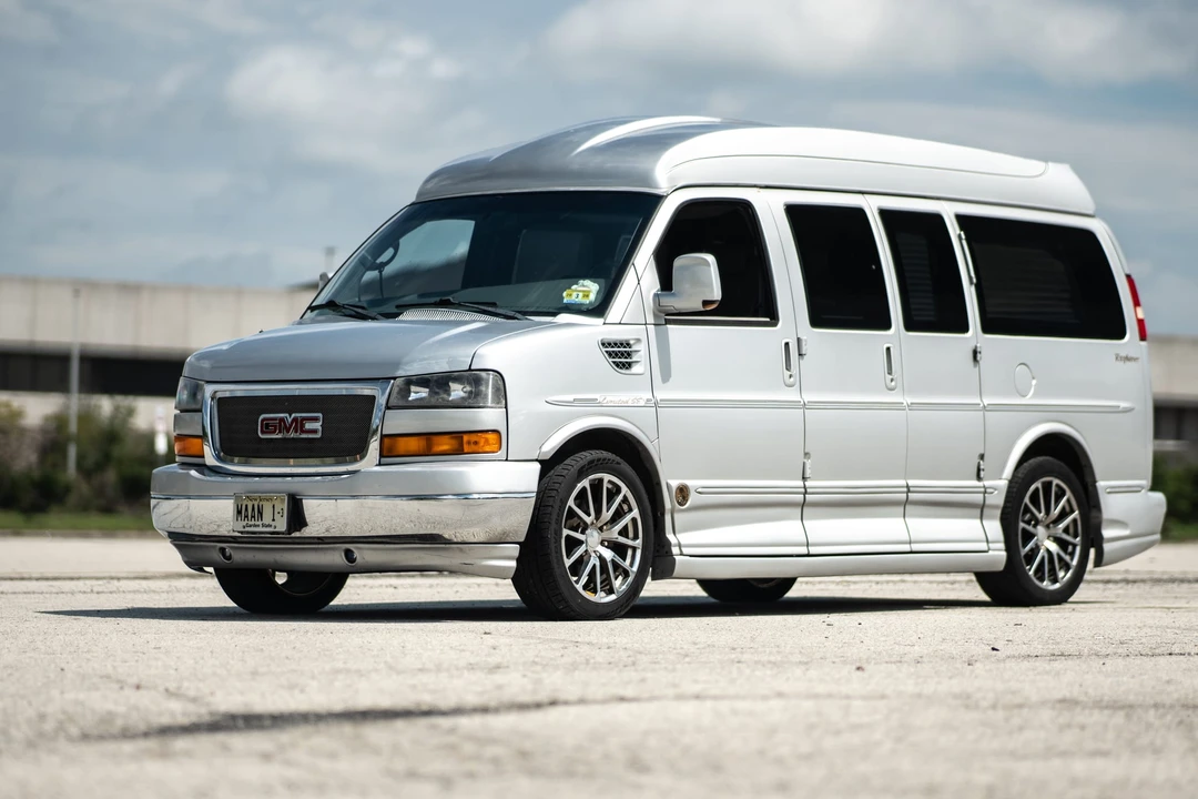 2011 GMC Savana - Image 7 of 31