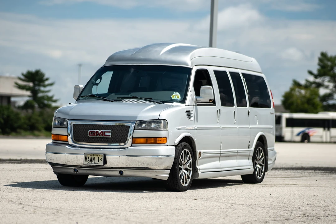 2011 GMC Savana - Image 8 of 31