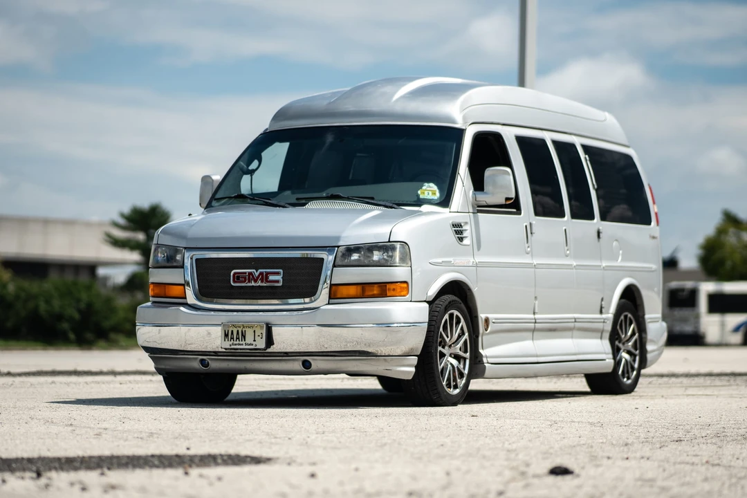 2011 GMC Savana - Image 9 of 31
