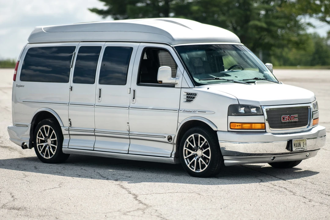 2011 GMC Savana - Image 29 of 31
