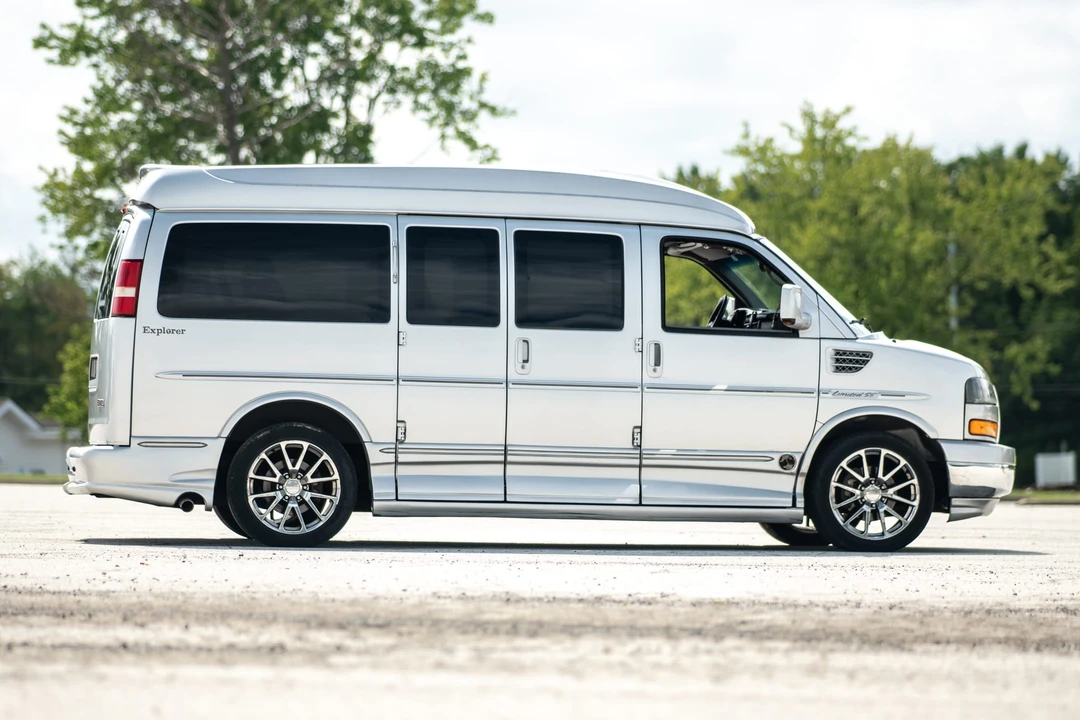 2011 GMC Savana - Image 26 of 31