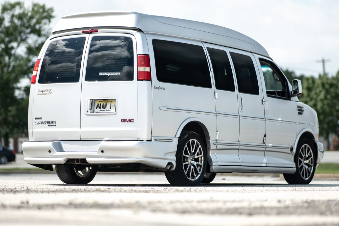 2011 GMC Savana - Image 21 of 31