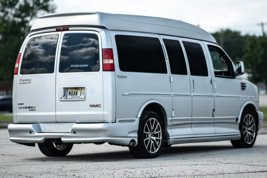 2011 GMC Savana - Image 20 of 31
