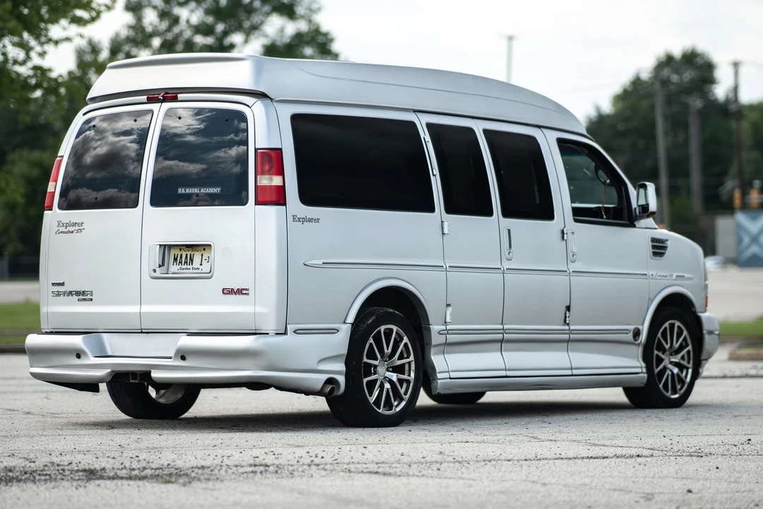 2011 GMC Savana - Image 19 of 31