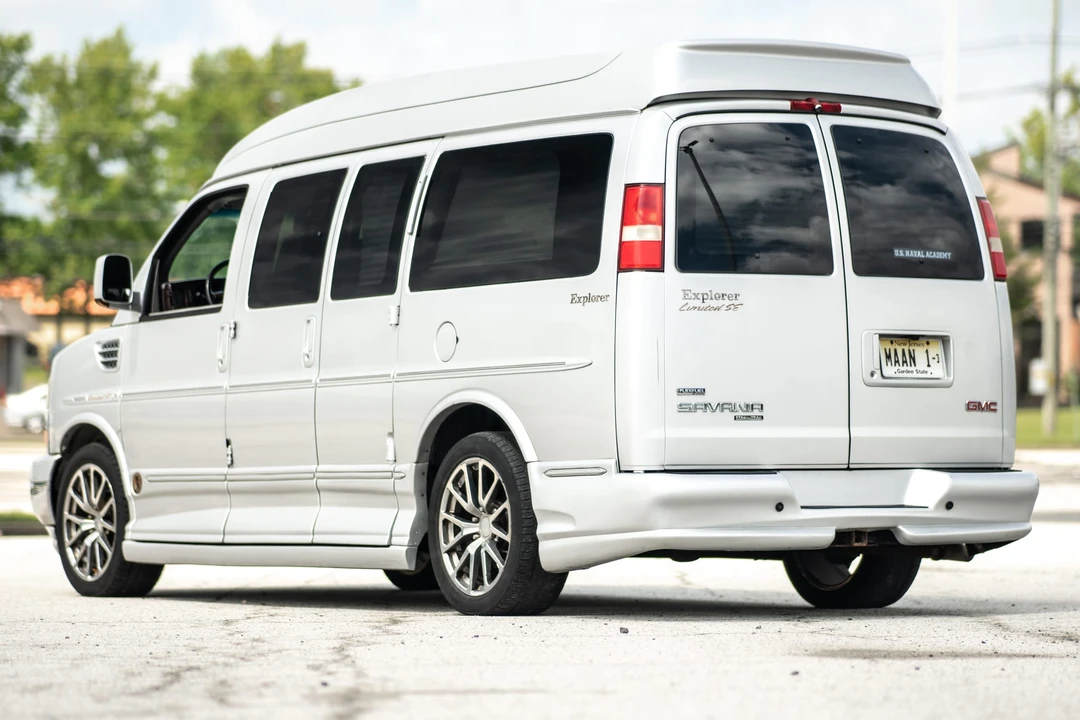 2011 GMC Savana - Image 14 of 31