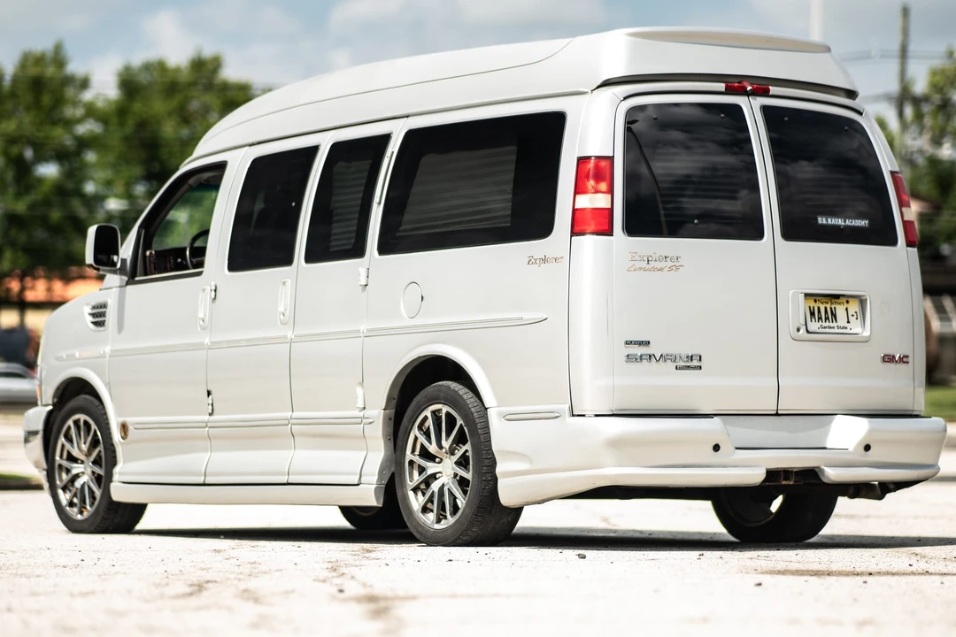 2011 GMC Savana - Image 15 of 31